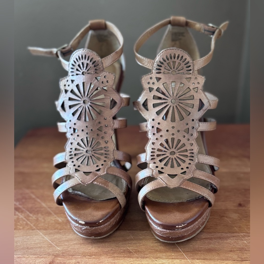 Tan/Brown Women's Strappy Heels